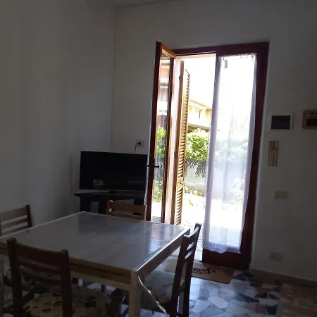 Bilocale Climatizzato A 850M Dalla Spiaggia Casa Katia Marina di Massa Exterior photo