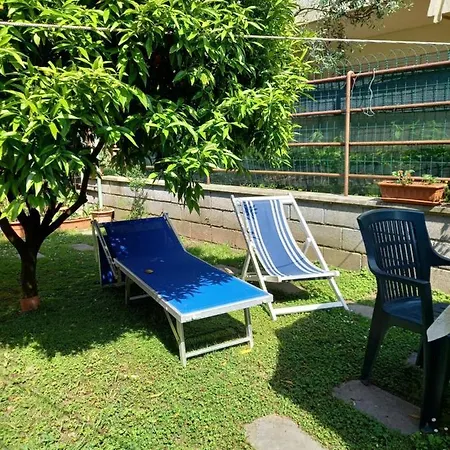 Bilocale Climatizzato A 850M Dalla Spiaggia Casa Katia Marina di Massa Exterior photo