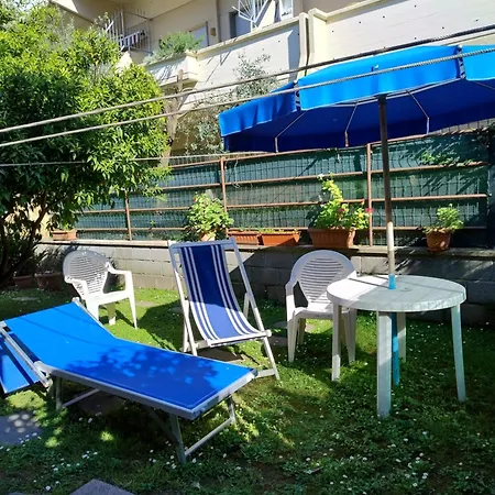 Bilocale Climatizzato A 850M Dalla Spiaggia Casa Katia Marina di Massa Exterior photo